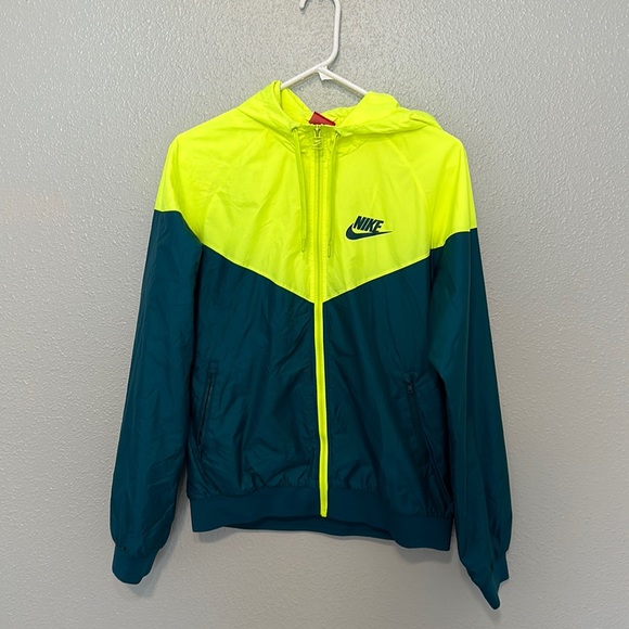 Nike Other - Boys Nike Essentials Wind Runner Jacket